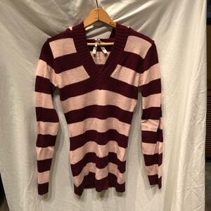 Derek Heart Hooded Sweater V neck Pink/Dark Red Medium
